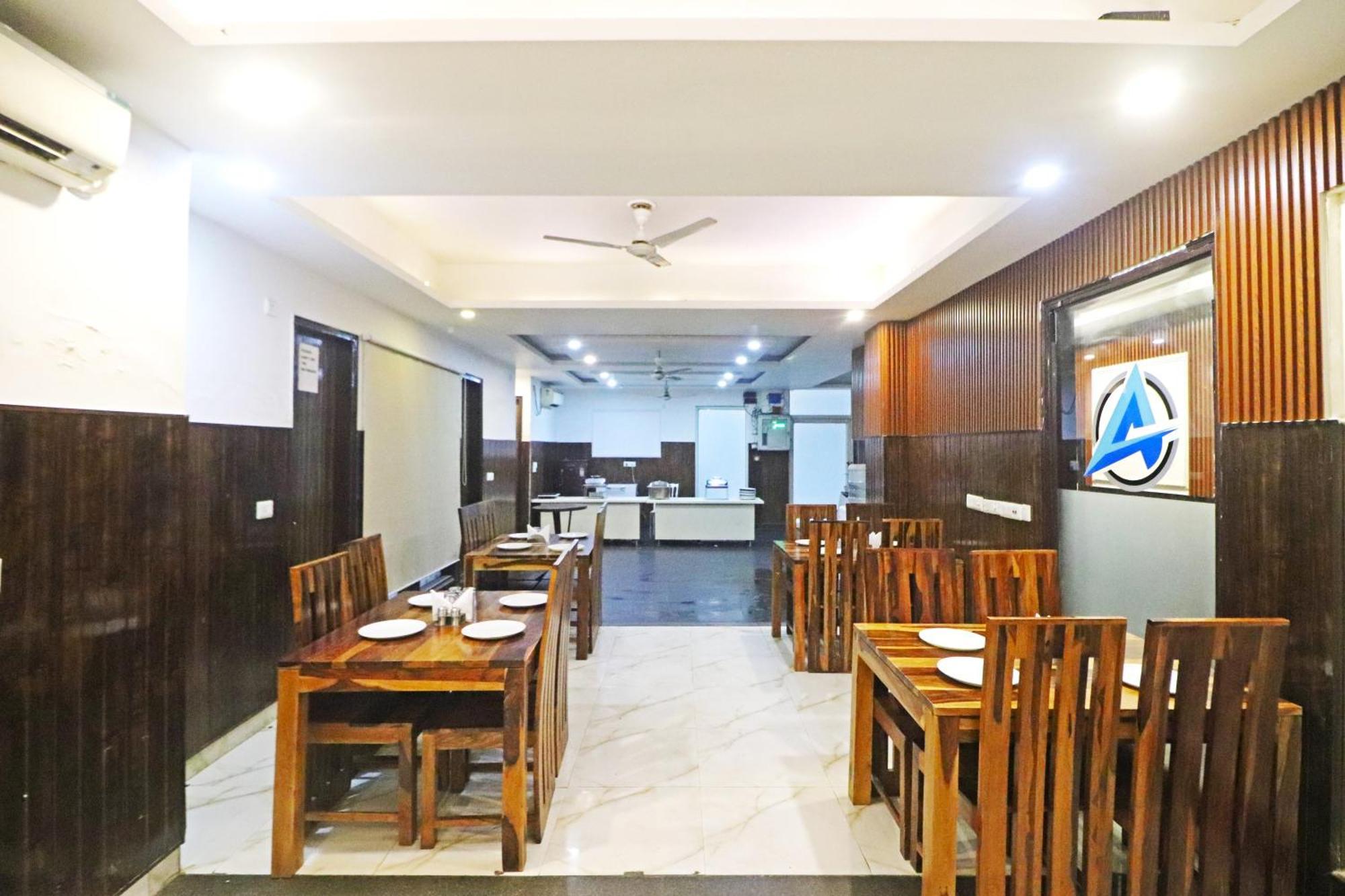 Hotel Mayda Prime Near Delhi Airport New Delhi Exteriör bild
