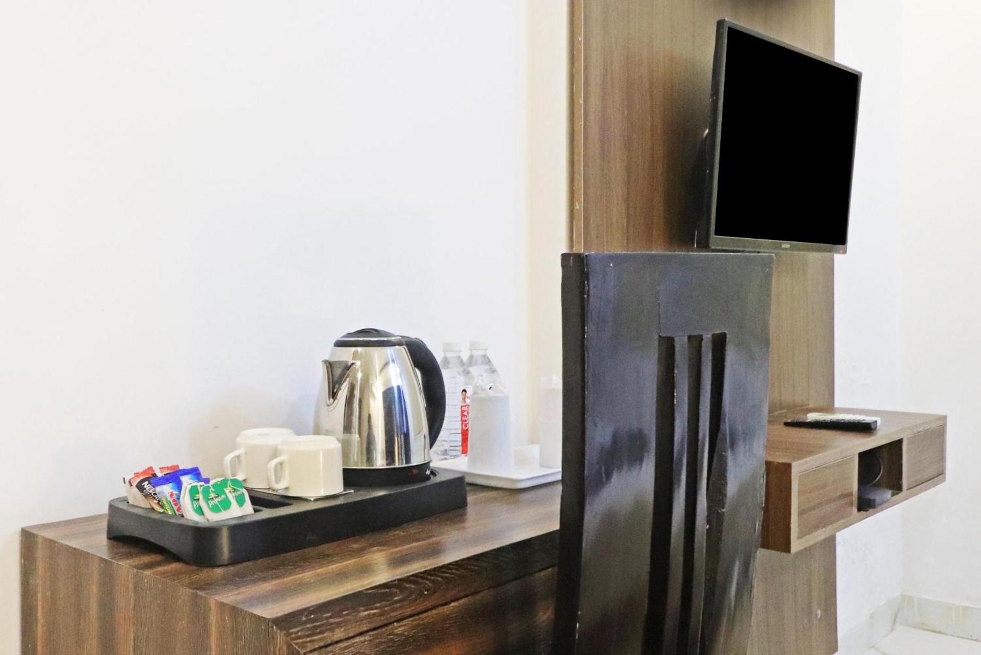 Hotel Mayda Prime Near Delhi Airport New Delhi Exteriör bild