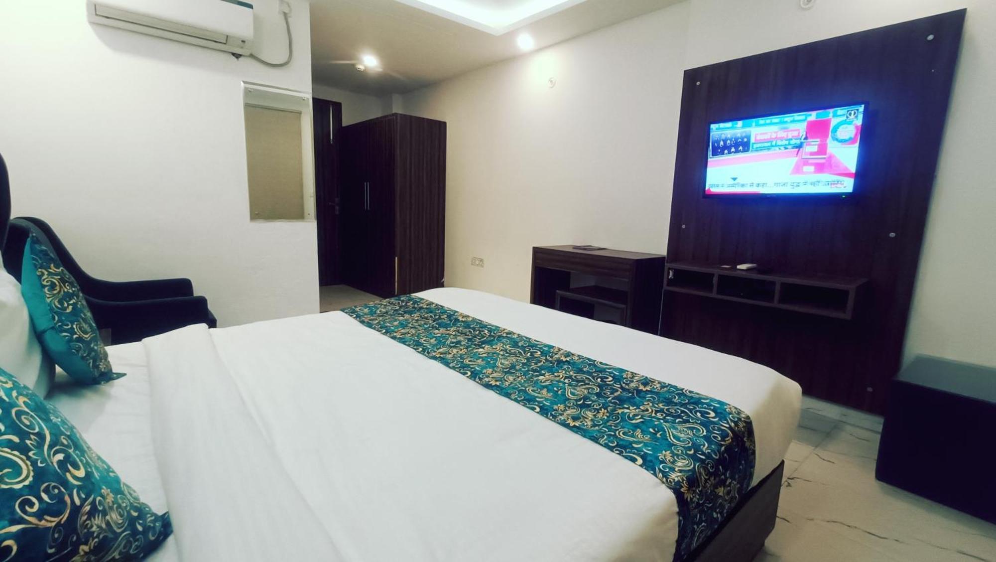 Hotel Mayda Prime Near Delhi Airport New Delhi Exteriör bild