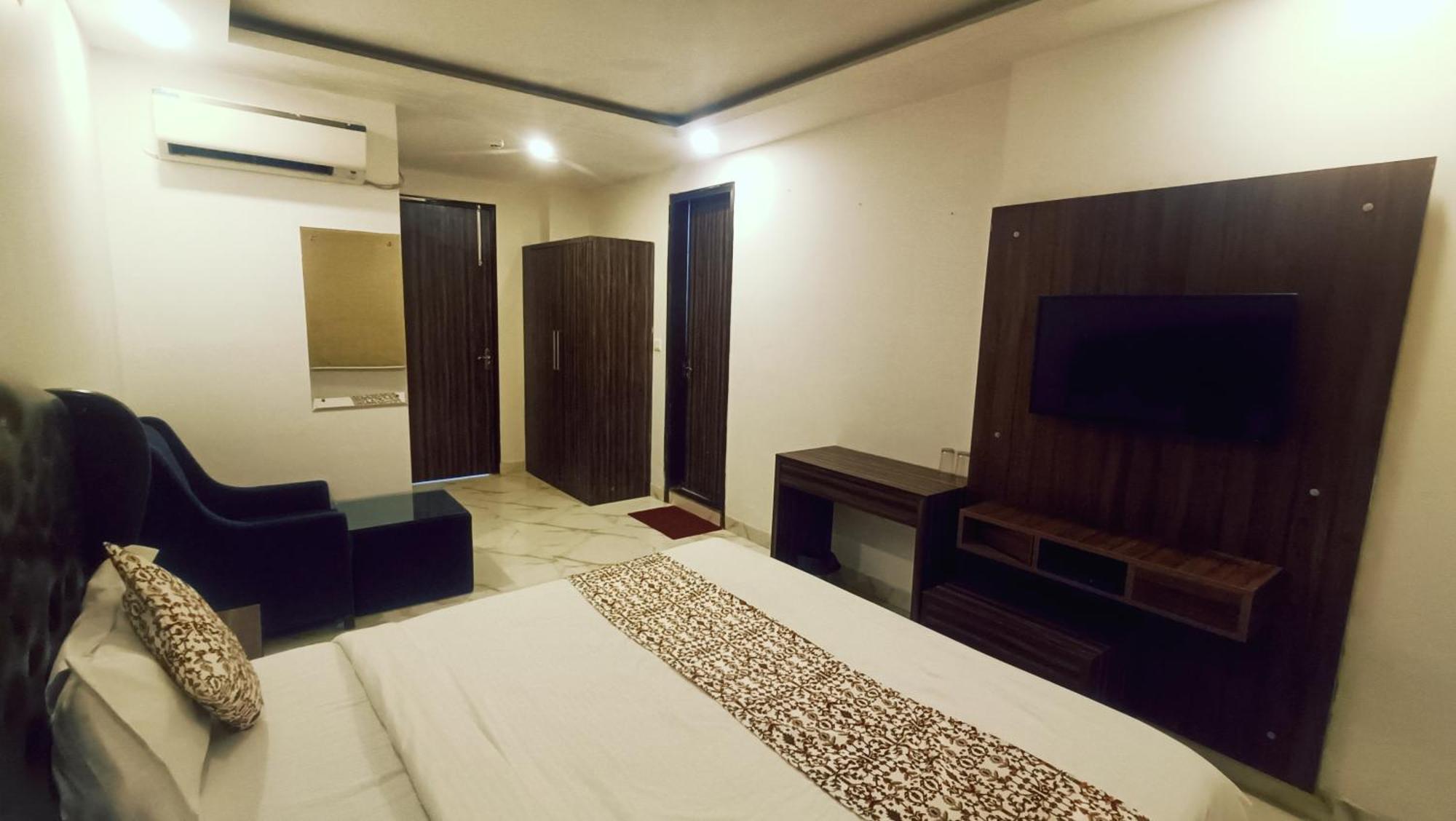 Hotel Mayda Prime Near Delhi Airport New Delhi Exteriör bild